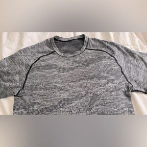 Lululemon camo men's tshirt small